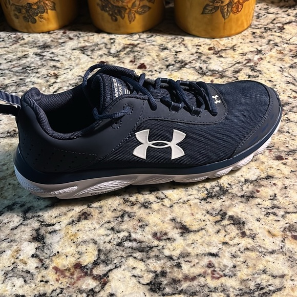 UNDER ARMOUR♦️CHARGED ASSERT RUNNING SHOE - Picture 14 of 14